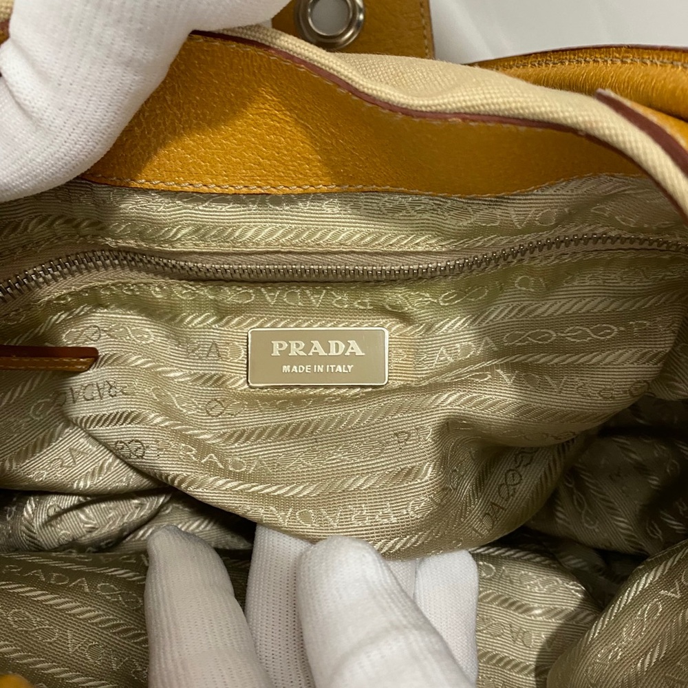 Handbag - Picture 2 of 10